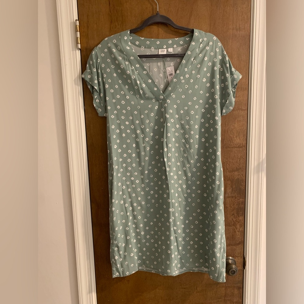 NWT green pattern dress